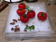 番茄脆菇沙拉-小大董·烤鸭(凤凰汇店)