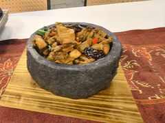 -刘姐啤酒鱼民族演艺餐厅(西街总店)