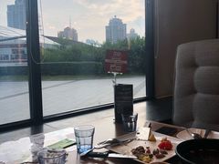 -必胜客(WOW中央公园店)
