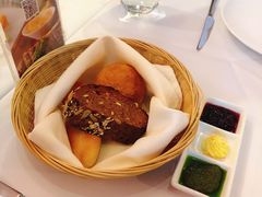 餐前棍包-塞纳河法国餐厅(意式风情街店)