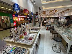 -美式眼镜·授权蔡司.依视路.尼康.豪雅.明月(人民广场店)