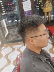 -东方先生国潮男士理发馆