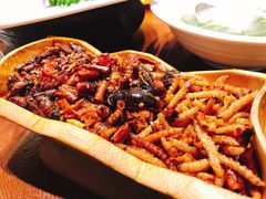 -老滇山寨•云南特色菜•地方菜•民族风情歌舞表演(金碧店)