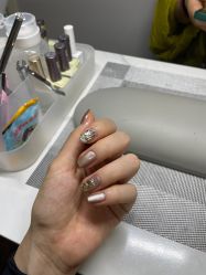 -小黑瓶美甲美睫