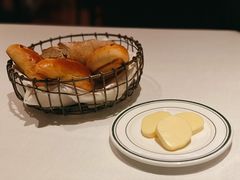 餐前包-Wolfgang’s Steakhouse 沃夫冈牛排馆(上海白玉兰广场店)