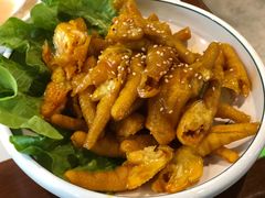 香辣鸡爪-小白鹅火焰焖锅(万达印象店)