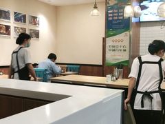 大堂-小杨生煎(金山百联购物中心3楼店)