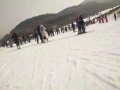 -济南卧虎山滑雪场
