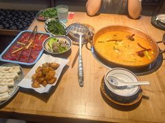 -洱火云南酸菜牛肉火锅(石景山当代商城店)