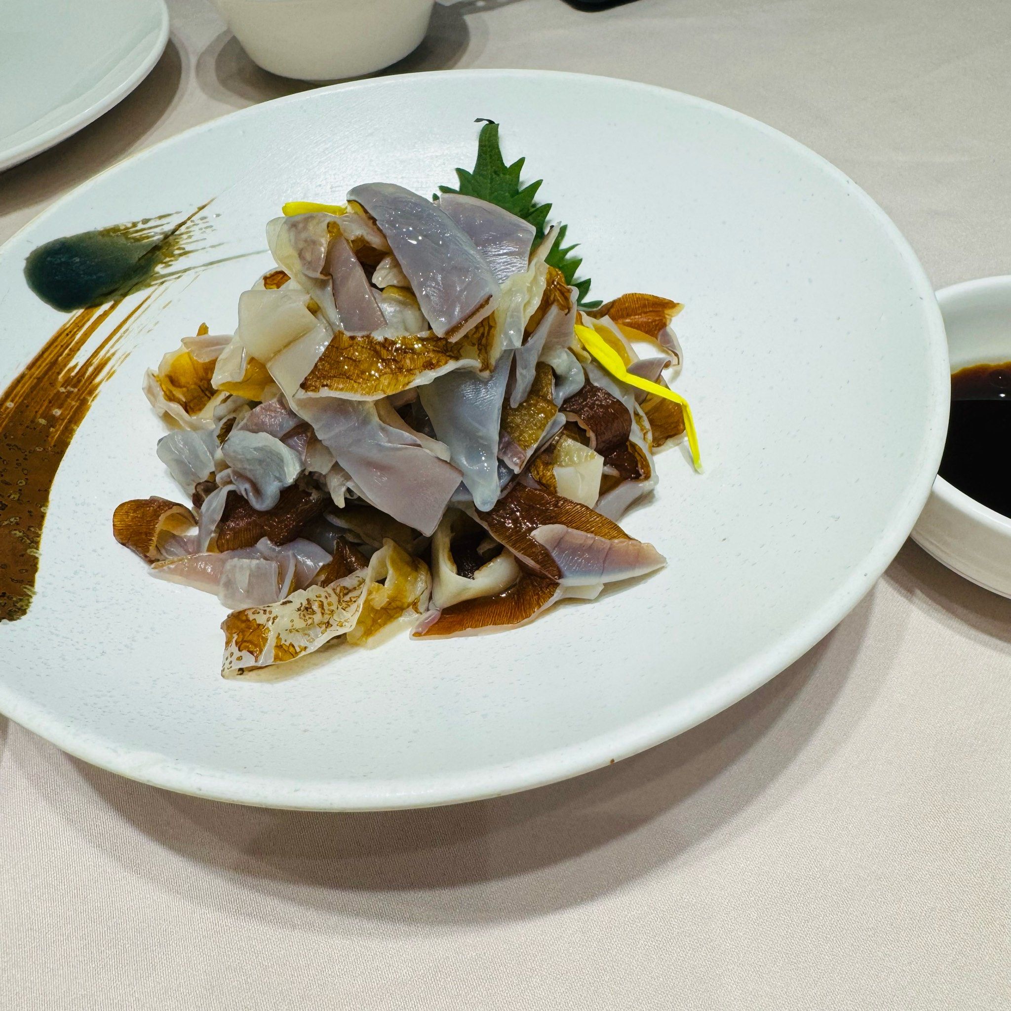 响油鳝丝绝对本帮菜经典的烧法,甜的很正
