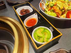 -铭牛烧肉·和牛海鲜自助(高新月牙湖店)