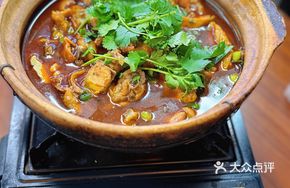 Stinky Tofu and Pork Intestine Chicken Stew