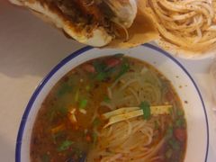 -烤鸭肉夹馍鸭汤店