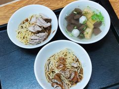 -松树干拌面店
