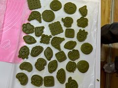 -三只小羊蛋糕DIY烘焙·拼豆·银饰(光谷店)