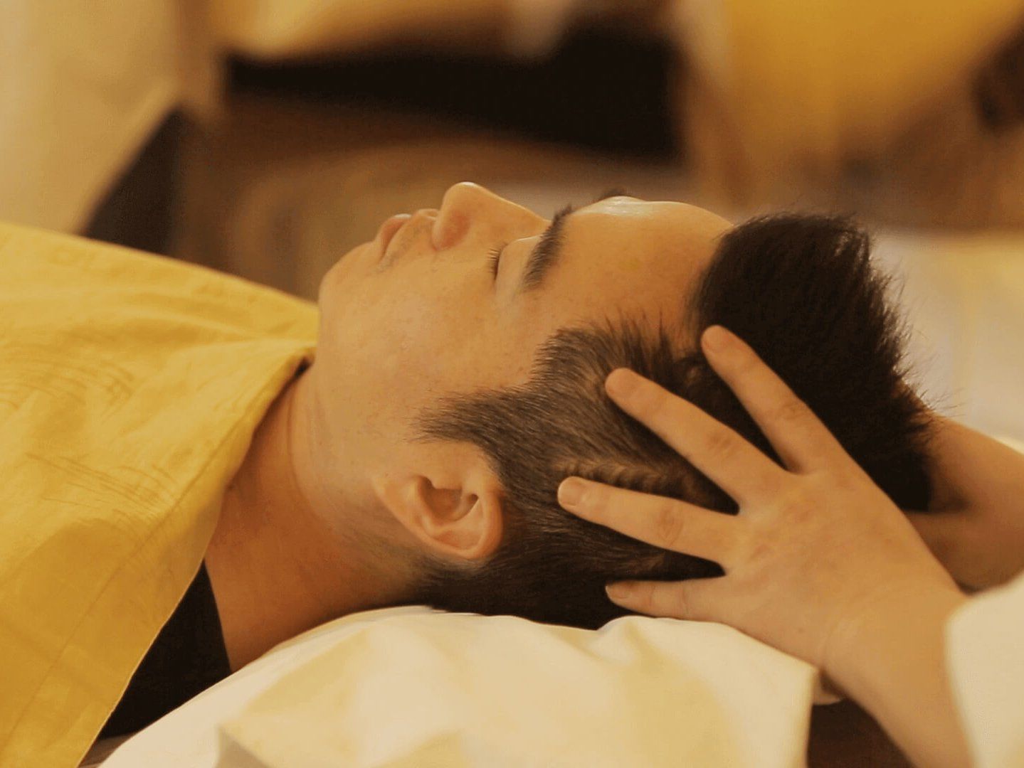 舒服的头部按摩