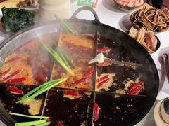 -正贰捌经重庆老火锅(建设路店)