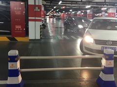 -虹桥火车站-停车场