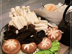 -湊湊火锅·茶憩(打浦桥日月光店)