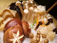 -余欢领鲜火锅(新街口店)