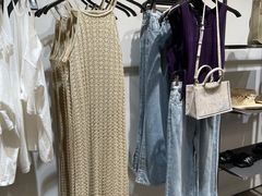 -URBAN REVIVO(高德置地广场·春广场店)