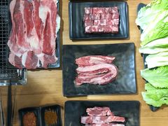 -肉甲韩国木炭烤肉(新壹街1店)