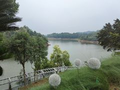 -华凌山庄·隐湖栖