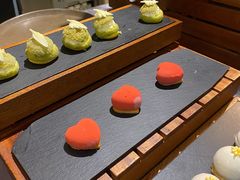 -彩云天云南餐厅