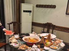 -德彪酒馆围炉串串