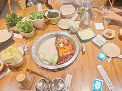 -东巴婆婆云南鱼豆花火锅(大东门店)