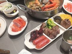 -黑金·寻焰自助百汇·烤肉·火锅(中街店)