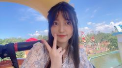 -红馆妆造(中央大街店)