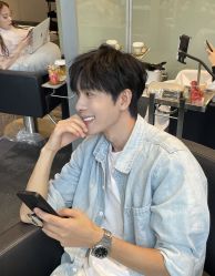 -变画·发型STUDIO