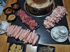 -果松木炭酸菜铜火锅·外婆参鸡汤