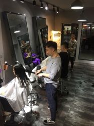 -茶发Salon·烫发染发理发