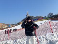 -采薇庄园四季滑雪场