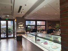 -潮一不贰·法式甜品·生日蛋糕·西式简餐(外滩店)