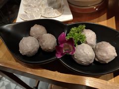 手打牛丸-手选潮汕鲜活牛肉火锅(二七广场店)