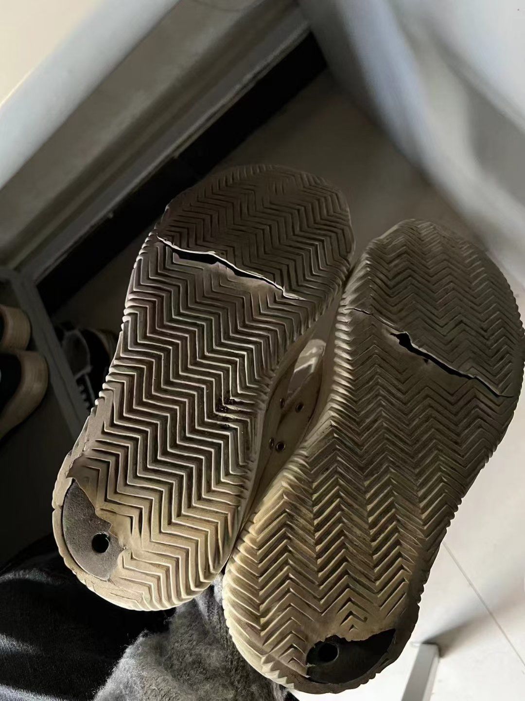 一切运动鞋底断裂缺失修复中心
以下所