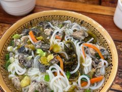 -正宗李家土鸡米线店