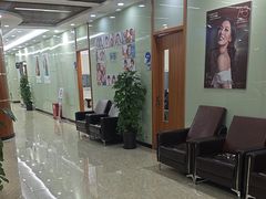 -茂菊口腔连锁(浦东南路店)