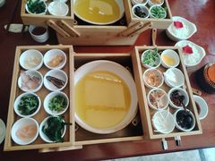 -云南荟·湖畔领宴(领事馆店)