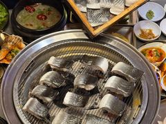 -围炉肉舍•炭烤活鳗•丹东海鲜烤肉(步行街店)