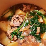 土豆的粉糯甜，龙骨的肉鲜香