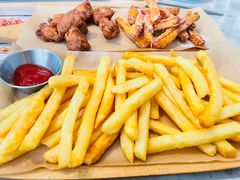 -必胜客(尹山湖歌林公园店)