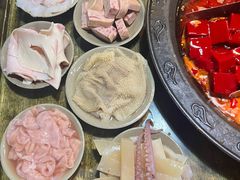 -渝嘴小老弟老火锅(华新村店)