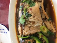 红烧鲫鱼-魏四小鱼锅贴王