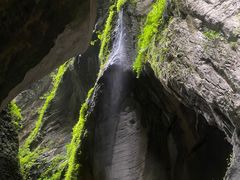 -龙水峡地缝景区