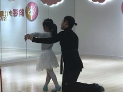 -韵姿少儿舞蹈(北外滩校区)