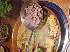 -洱火云南酸菜牛肉火锅(石景山当代商城店)